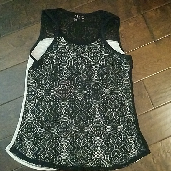 Distressed lace back tank - Picture 2 of 2